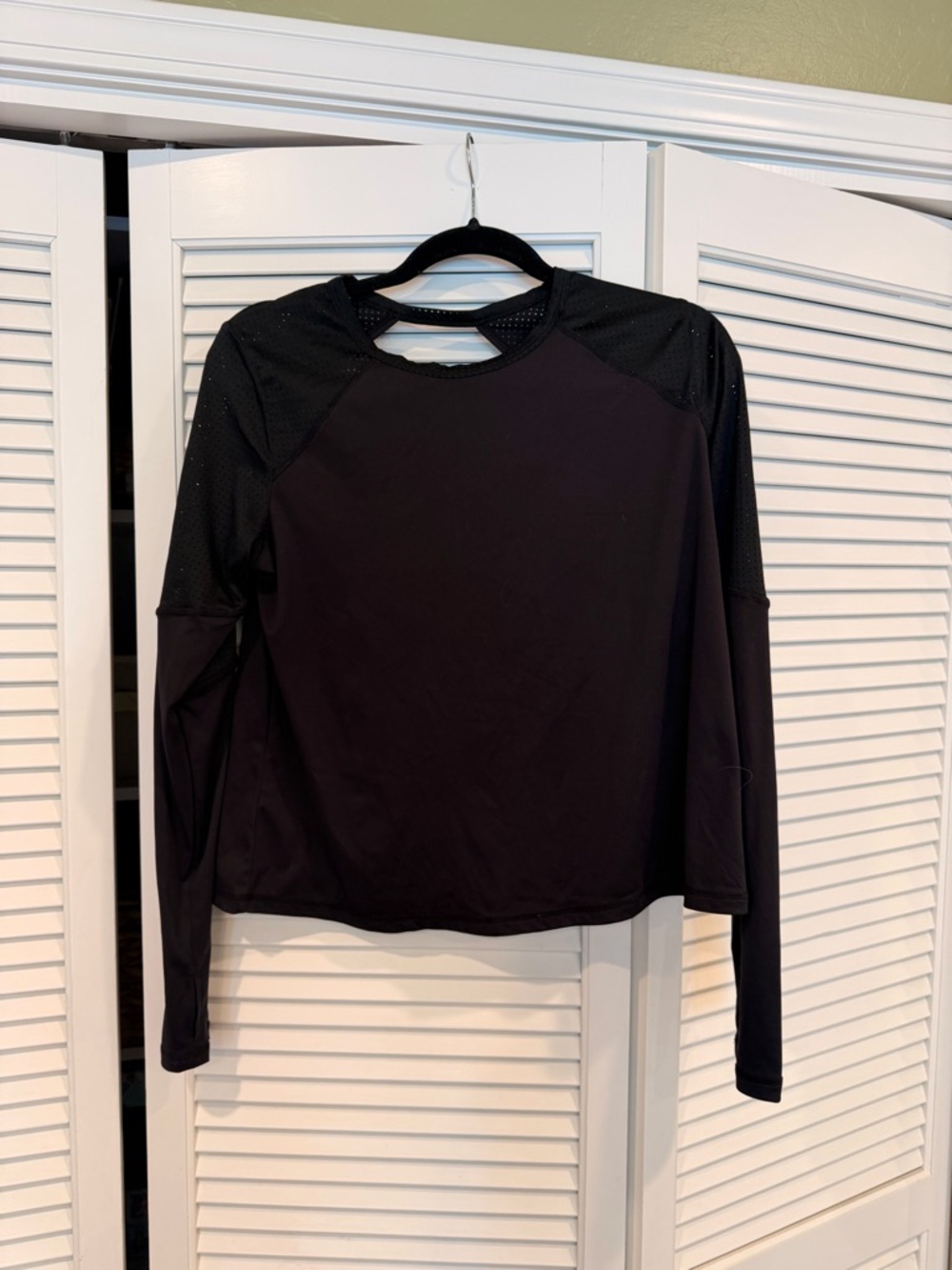 Champion Black Long-Sleeve Mesh Shoulder Athletic Top